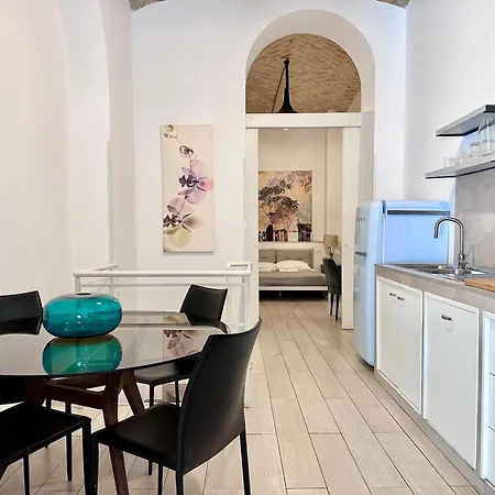 לינה וארוחת בוקר Santi Quattro Al Colosseo