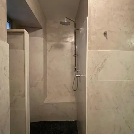 Santi Quattro Al Colosseo לינה וארוחת בוקר 4*