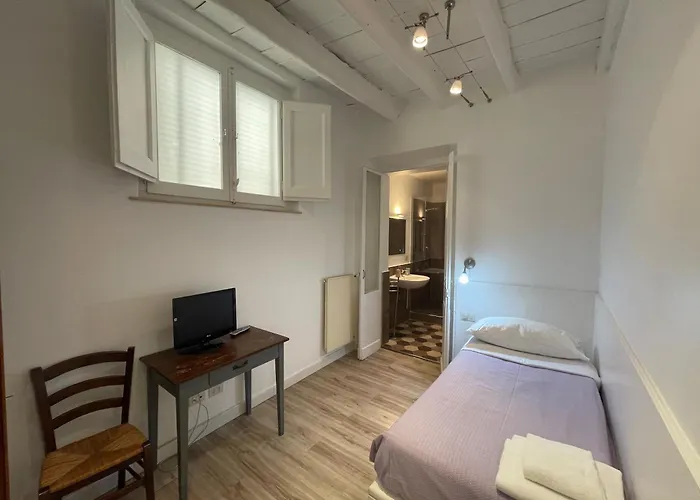 Santi Quattro Al Colosseo לינה וארוחת בוקר 4*