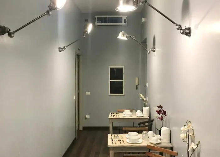 לינה וארוחת בוקר Santi Quattro Al Colosseo רומא