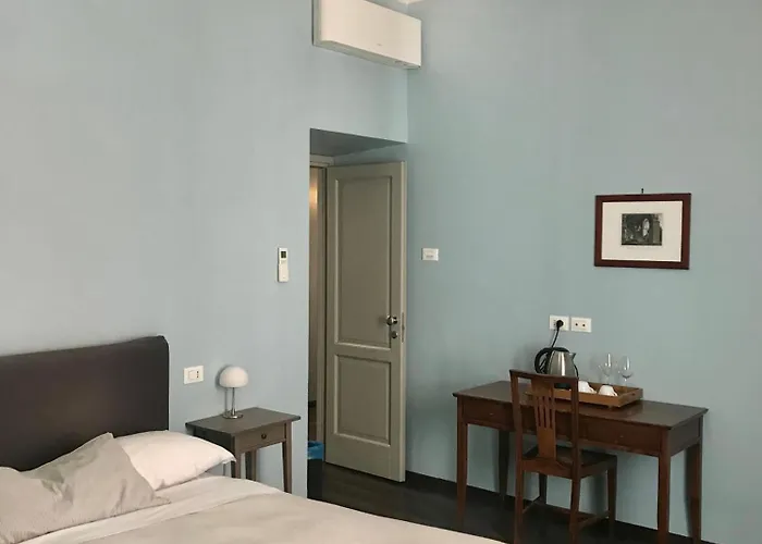 Santi Quattro Al Colosseo לינה וארוחת בוקר רומא