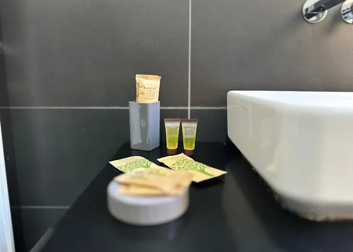 Santi Quattro Al Colosseo לינה וארוחת בוקר רומא