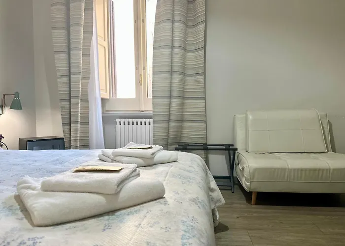 Santi Quattro Al Colosseo לינה וארוחת בוקר רומא