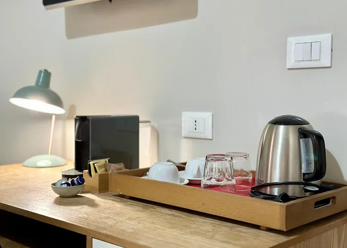 לינה וארוחת בוקר Santi Quattro Al Colosseo רומא