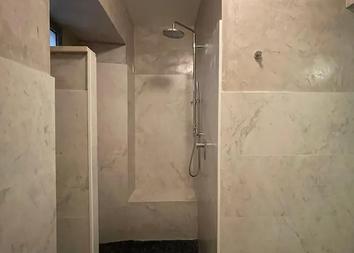 Santi Quattro Al Colosseo לינה וארוחת בוקר 4*