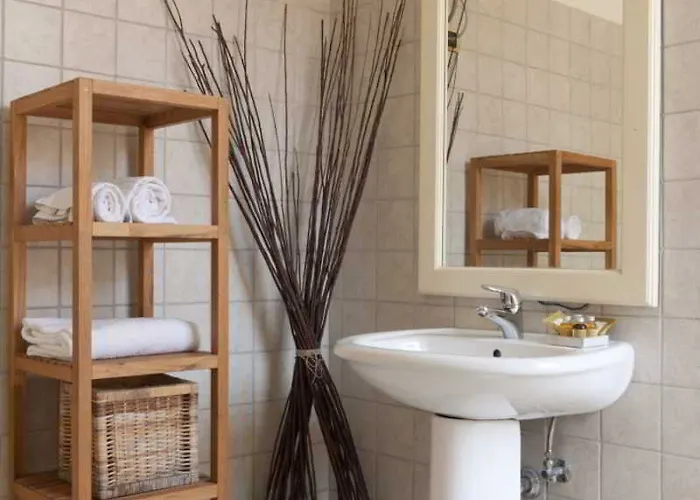 Santi Quattro Al Colosseo לינה וארוחת בוקר 4*