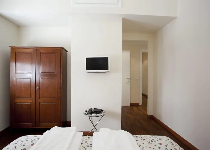 Santi Quattro Al Colosseo לינה וארוחת בוקר