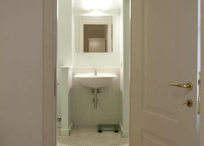 לינה וארוחת בוקר Santi Quattro Al Colosseo 4*